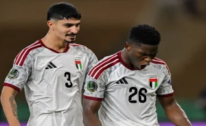 الإمارات تتأهل للنهائي بعد انتصار مثير على عمان في خليجي 27